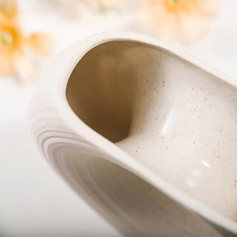 Elegant keramisk Vase for dekorasjon - Nordic Design